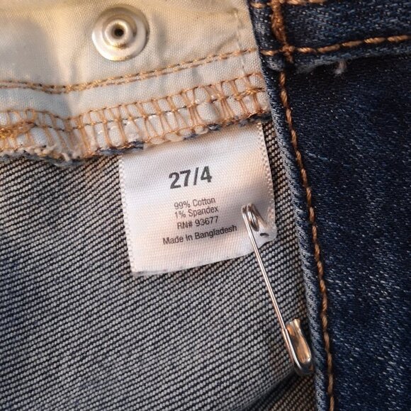 a.n.a. Ladies Medium Wash Zipper & Button Fly Jean Shorts - Picture 7 of 9